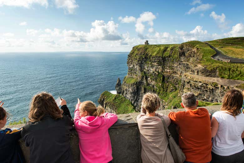 Admirez les falaises de Moher 
