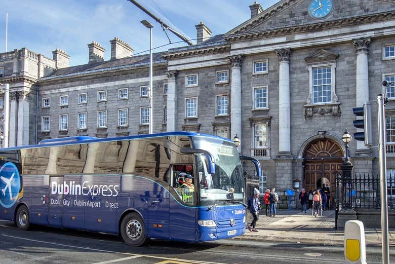 Le bus près de Trinity College
