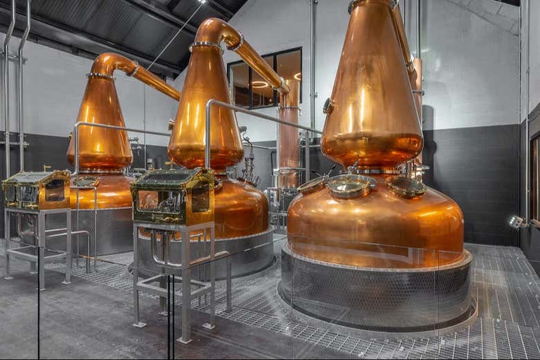 Les alambics historiques de la distillerie